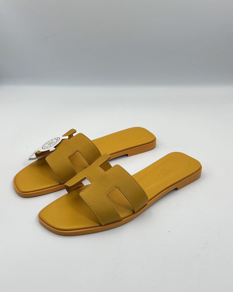 Hermes Oran Slipper (Pink, 36)